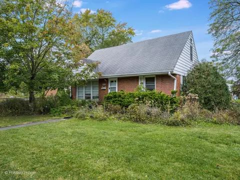 18646 Palmer Cir, Homewood, IL 60430