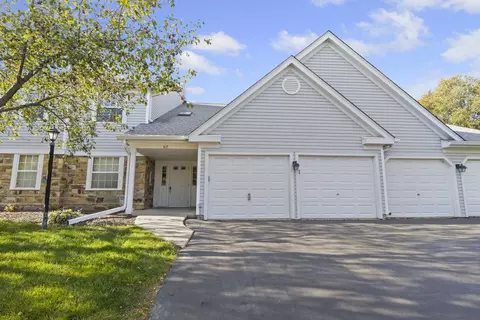 62 Beechmont Ct #C, Schaumburg, IL 60193