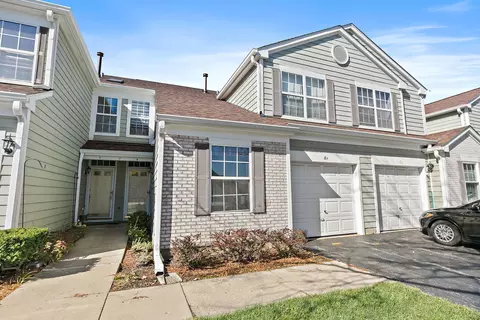 8 Taft Ct #A, Streamwood, IL 60107