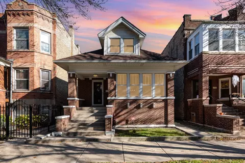2113 N Avers Ave, Chicago, IL 60647