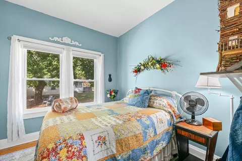 Bedroom - 450 E Pine St, Paxton, IL 60957 photo 3 of 4