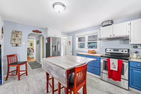 Kitchen - 450 E Pine St, Paxton, IL 60957 photo 2 of 4