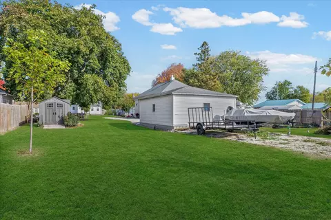 Exterior - 450 E Pine St, Paxton, IL 60957 photo 6 of 9