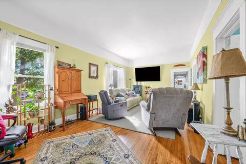 Living - 450 E Pine St, Paxton, IL 60957 photo 1 of 4