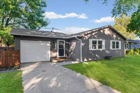 Exterior - 2007 Rebecca Dr, Champaign, IL 61821 photo 5 of 6