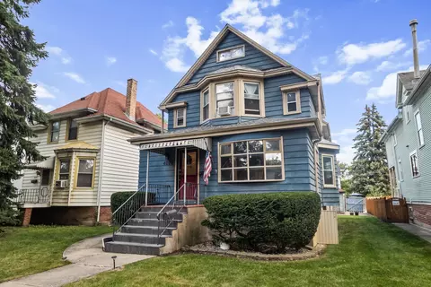 4028 W Waveland Ave, Chicago, IL 60641