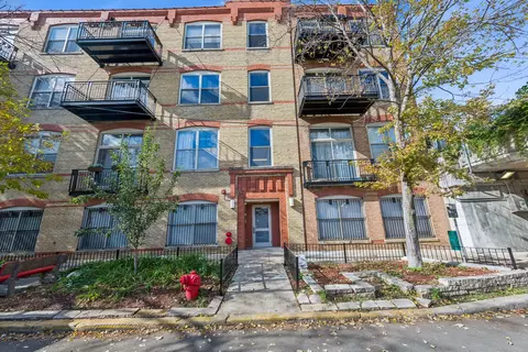 1740 N Maplewood Ave #122, Chicago, IL 60647