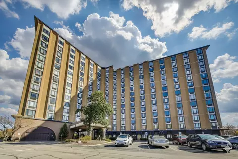 1 Renaissance Pl #615, Palatine, IL 60067