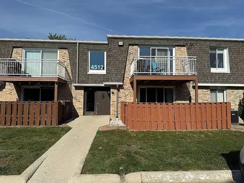 4512 Kings Walk Dr #1D, Rolling Meadows, IL 60008