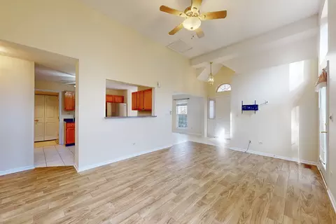 Living - 260 Wildspring Ct, Itasca, IL 60143 photo 3 of 4