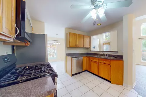 Kitchen - 260 Wildspring Ct, Itasca, IL 60143 photo 3 of 3