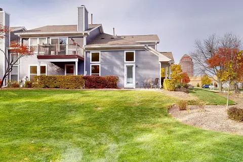 Exterior - 260 Wildspring Ct, Itasca, IL 60143 photo 2 of 3