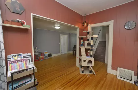 Entry Way - 1050 State St, Ottawa, IL 61350 photo 1 of 2