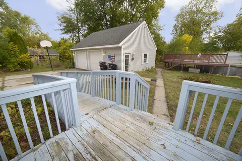 Exterior - 1050 State St, Ottawa, IL 61350 photo 4 of 6