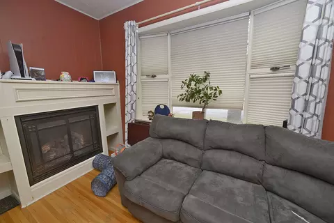 Living - 1050 State St, Ottawa, IL 61350 photo 2 of 2