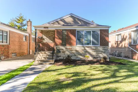 12522 S Racine Ave, Calumet Park, IL 60827
