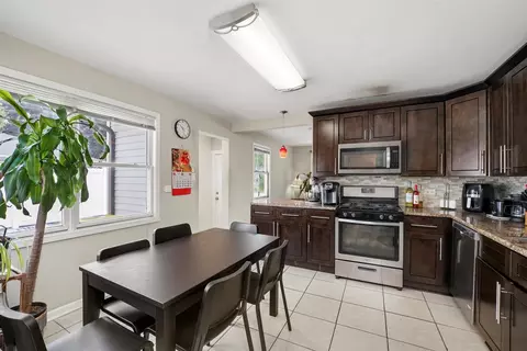 Kitchen - 4101 Owl Dr, Rolling Meadows, IL 60008 photo 3 of 3