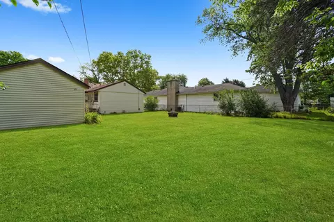 Exterior - 4101 Owl Dr, Rolling Meadows, IL 60008 photo 5 of 8