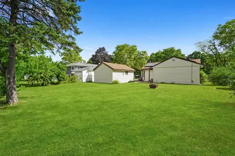 Exterior - 4101 Owl Dr, Rolling Meadows, IL 60008 photo 7 of 8