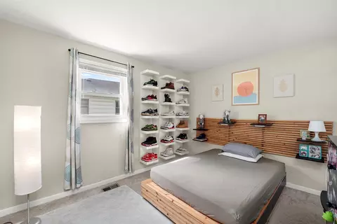 Bedroom - 4101 Owl Dr, Rolling Meadows, IL 60008 photo 3 of 4