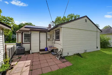 Exterior - 4101 Owl Dr, Rolling Meadows, IL 60008 photo 3 of 8