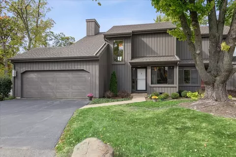 450 Woodview Rd, Lake Barrington, IL 60010