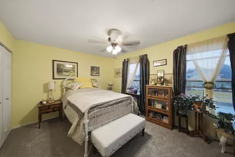 Bedroom - 2482 Hedge Row Dr, Aurora, IL 60502 photo 6 of 6
