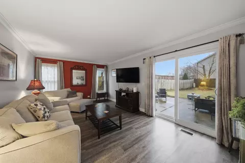 Living - 2482 Hedge Row Dr, Aurora, IL 60502 photo 3 of 3
