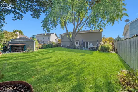 Exterior - 2482 Hedge Row Dr, Aurora, IL 60502 photo 3 of 5