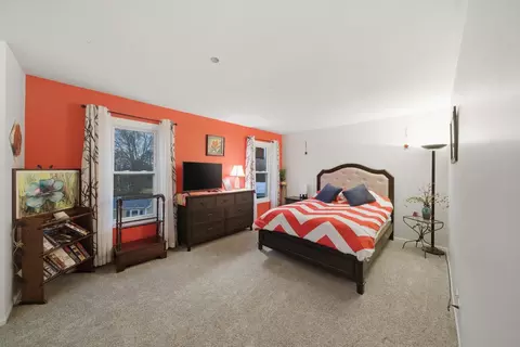 Bedroom - 2482 Hedge Row Dr, Aurora, IL 60502 photo 5 of 6