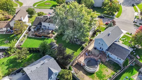 View/Area - 2482 Hedge Row Dr, Aurora, IL 60502 photo 2 of 3