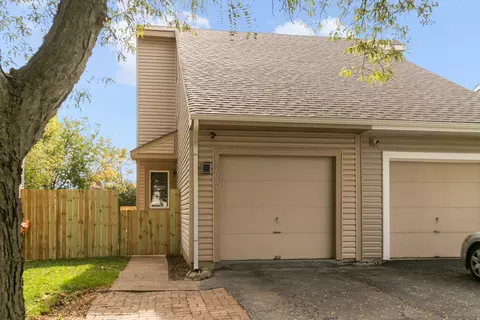 27 W031 Cooley Ave, Winfield, IL 60190