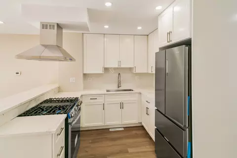 Kitchen - 27 W031 Cooley Ave, Winfield, IL 60190 photo 1 of 3