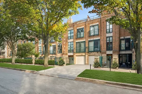 2501 N Wayne Ave #18, Chicago, IL 60614
