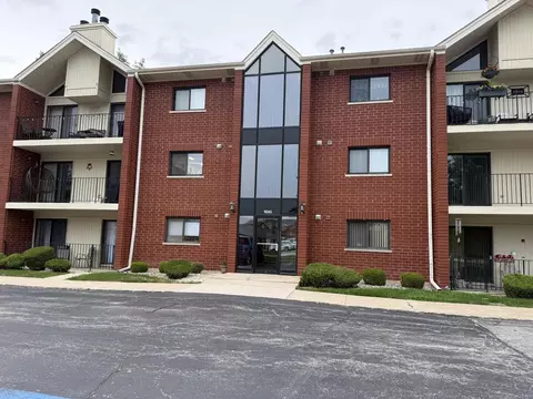 18245 66th Ct #2B, Tinley Park, IL 60477