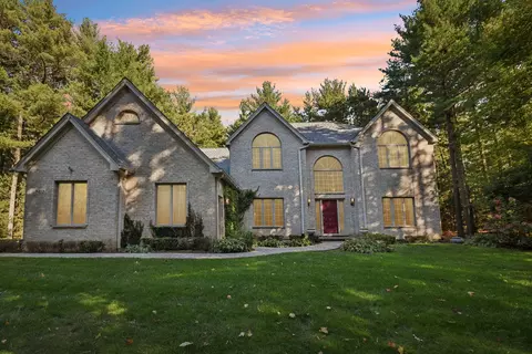 5412 Gerry Ln, Crystal Lake, IL 60014