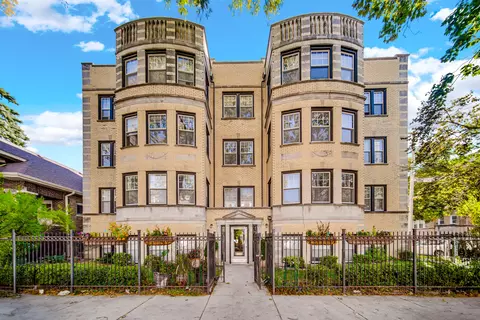 2025 W Arthur Ave #C2, Chicago, IL 60645