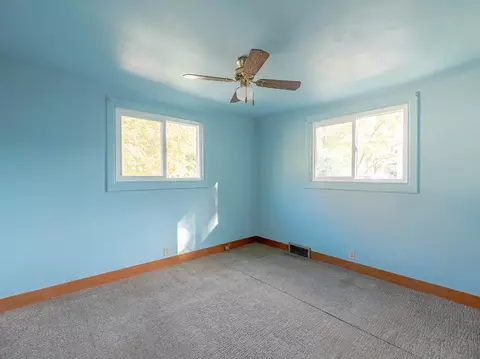 Bedroom - 653 Dixon Ave, Elgin, IL 60120 photo 2 of 3