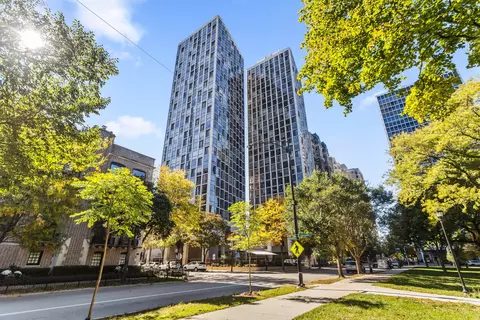 345 W Fullerton Pkwy #603, Chicago, IL 60614