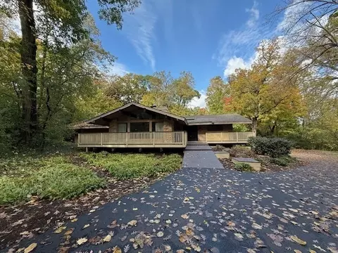 43 W310 Hawkeye Dr, Elburn, IL 60119