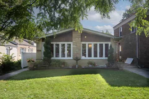8253 Karlov Ave, Skokie, IL 60076