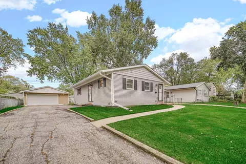 157 Austin Ave, Carpentersville, IL 60110