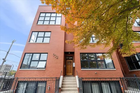 932 N Racine Ave #2S, Chicago, IL 60642
