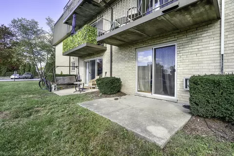 577 Fairway View Dr #1J, Wheeling, IL 60090 photo 2