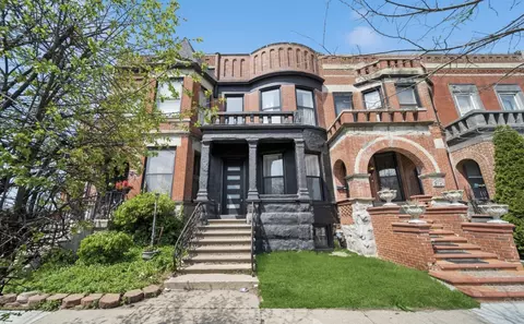 814 E 48th St, Chicago, IL 60615