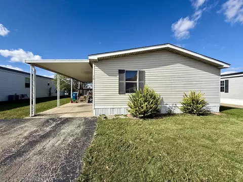 14 Saint Michaels Dr, Bourbonnais, IL 60914