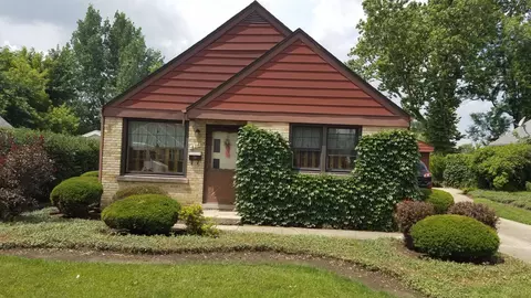 426 S Adeline Ave, Addison, IL 60101