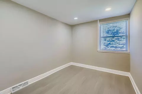 Bedroom - 2131 Ash St #G, Des Plaines, IL 60018 photo 3 of 4