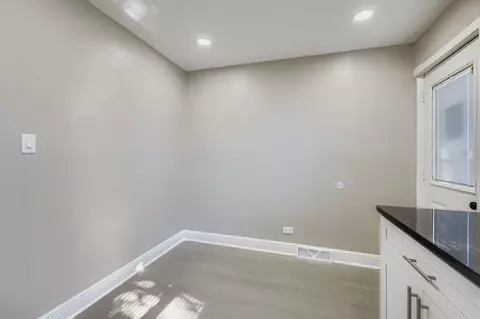 Other - 2131 Ash St #G, Des Plaines, IL 60018 photo 1 of 3