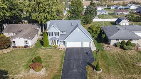 501 Erma Dr, Somonauk, IL 60552